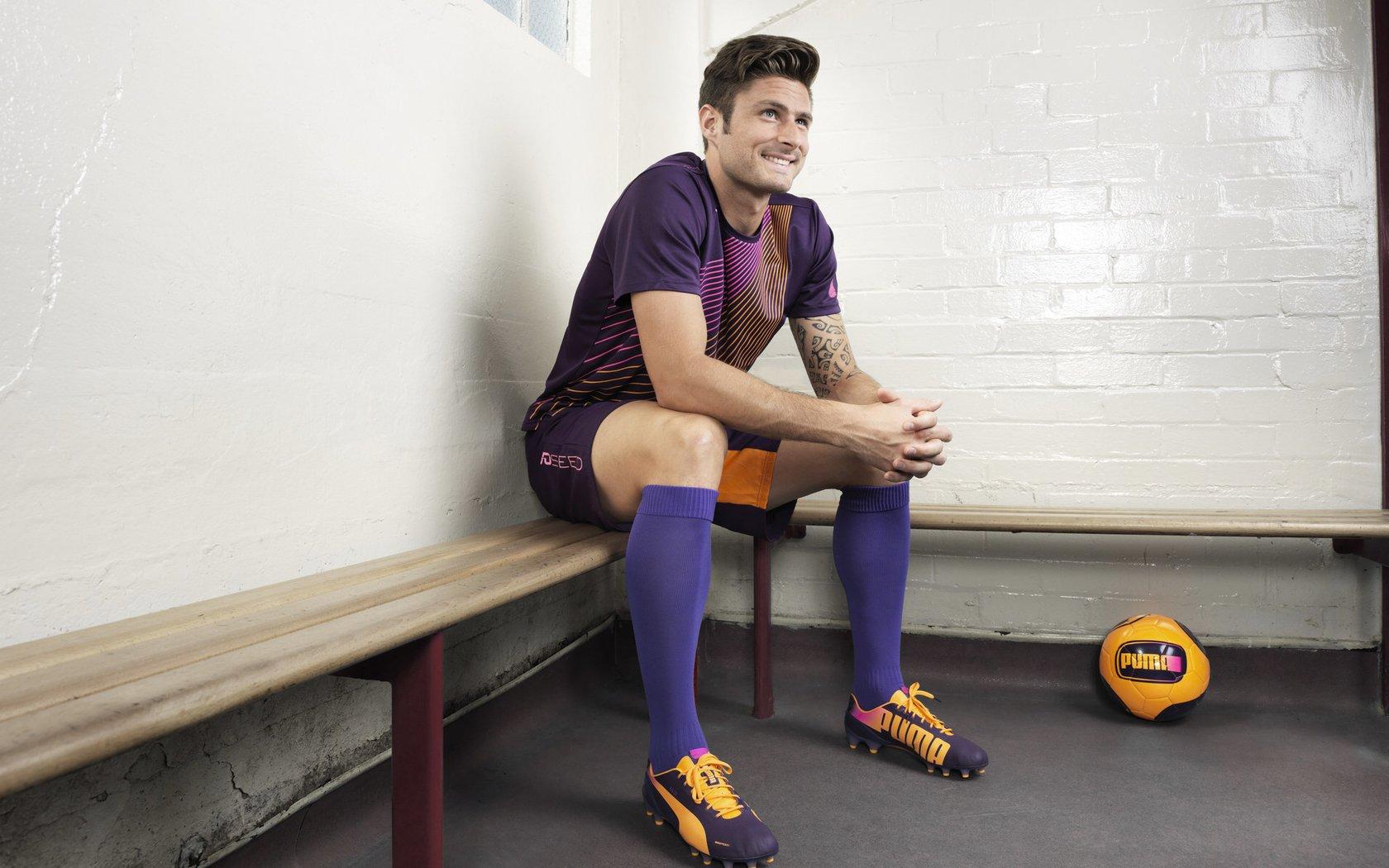 篮球迷们心碎！本·西蒙斯闹剧仍未解决，恩比德膝盖也出问题，球队未来何去何从？