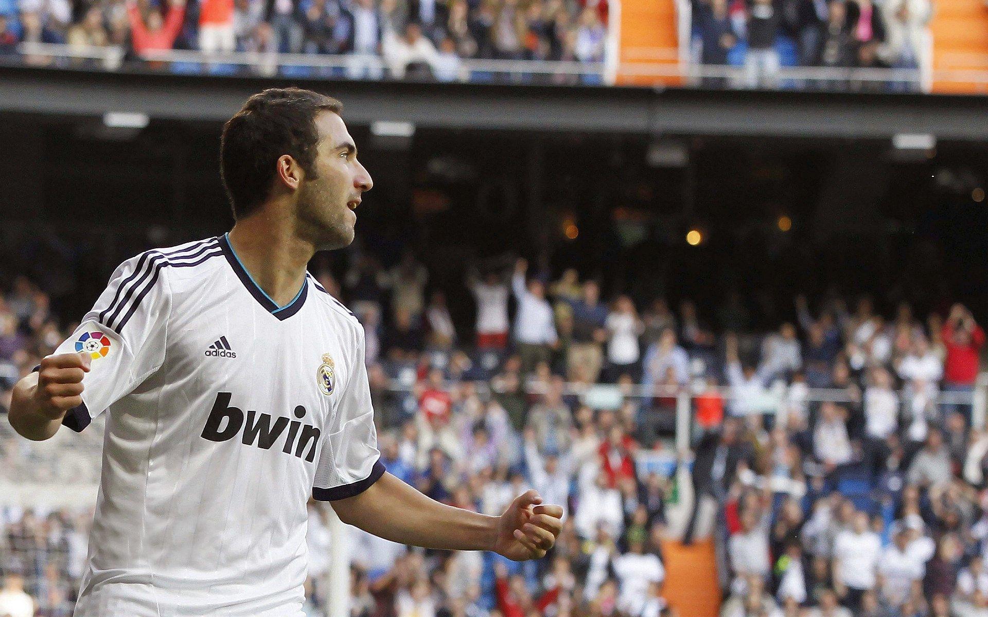 日媒直击，远藤航、久保建英合流训练状态正佳，镰田大地单独调整引关注